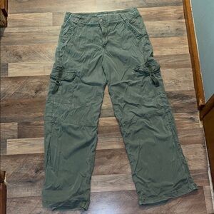 American Eagle super high rise Baggy Wide Leg Olive green Cargo Pants size 10R